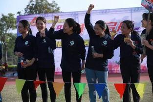 群众吃瓜活动现场视频,群众吃瓜狂欢，欢乐氛围感染众人